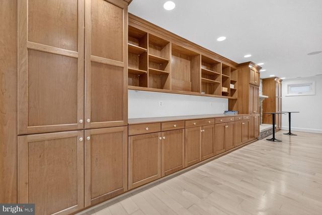 1205 SUFFIELD DR, Mclean, VA 22101