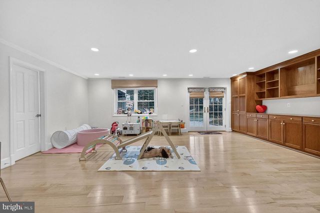 1205 SUFFIELD DR, Mclean, VA 22101