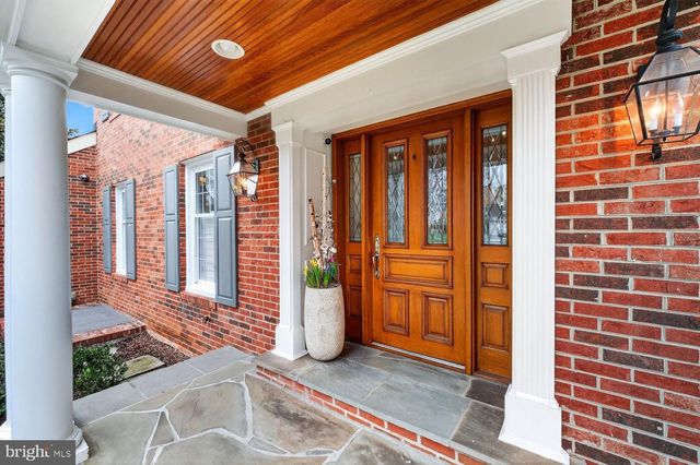 1205 SUFFIELD DR, Mclean, VA 22101