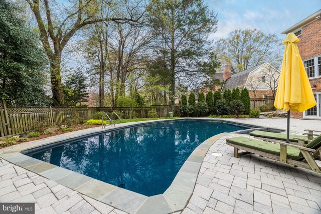 1205 SUFFIELD DR, Mclean, VA 22101