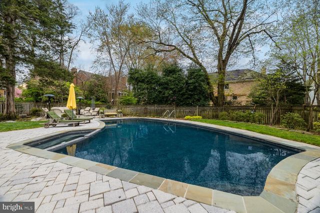 1205 SUFFIELD DR, Mclean, VA 22101