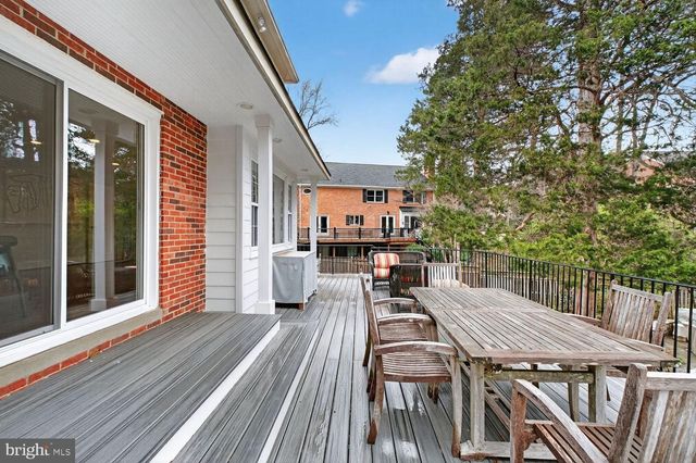 1205 SUFFIELD DR, Mclean, VA 22101