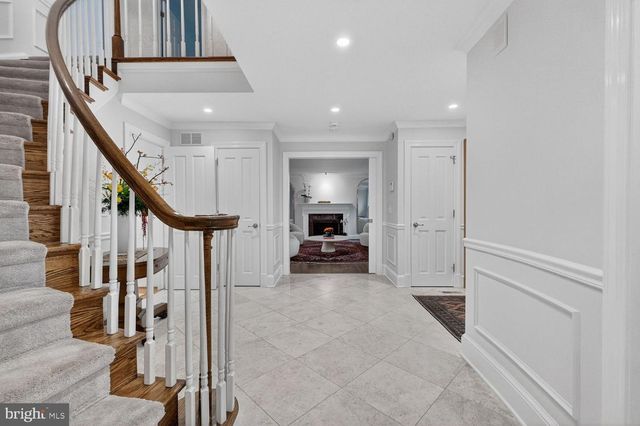 1205 SUFFIELD DR, Mclean, VA 22101