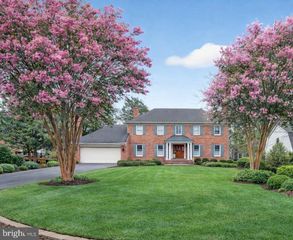 1205 SUFFIELD DR, Mclean, VA 22101