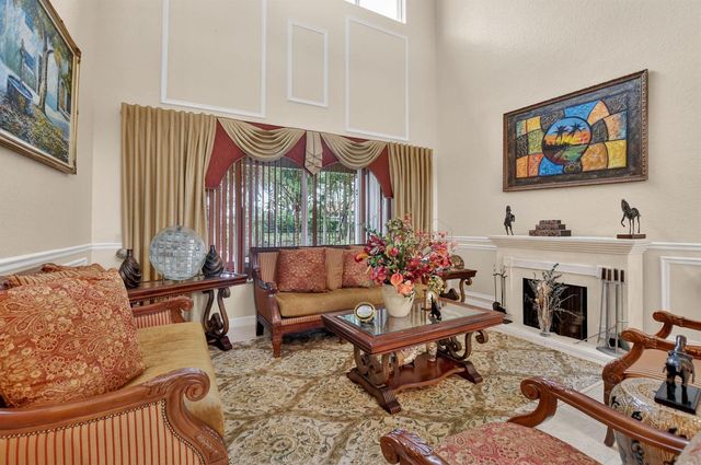 6039 Walnut Hill Drive, Lake Worth, FL 33467