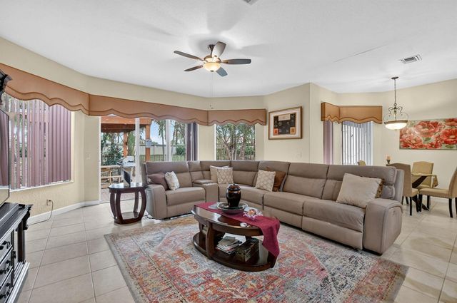 6039 Walnut Hill Drive, Lake Worth, FL 33467