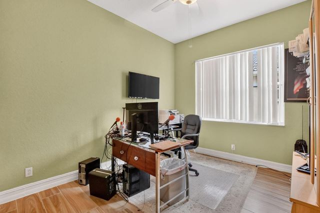 6039 Walnut Hill Drive, Lake Worth, FL 33467