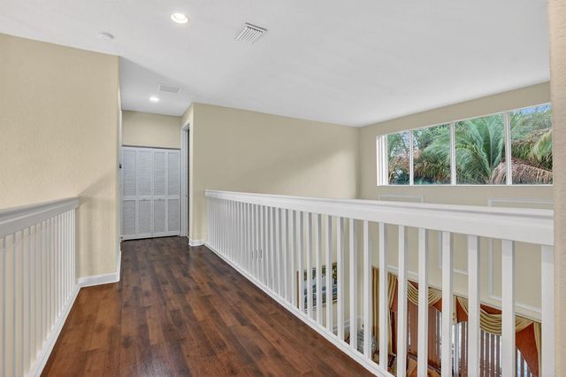 6039 Walnut Hill Drive, Lake Worth, FL 33467