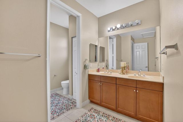 6039 Walnut Hill Drive, Lake Worth, FL 33467