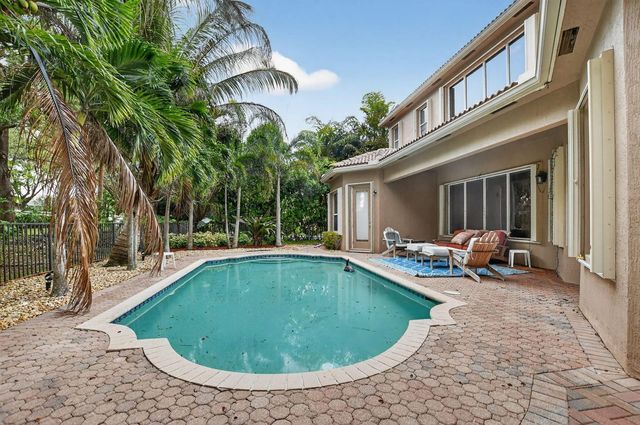 6039 Walnut Hill Drive, Lake Worth, FL 33467