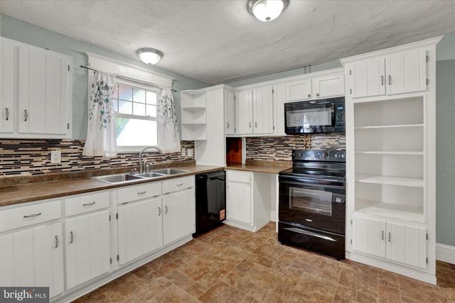 104 N SEWARD ST, York, PA 17404