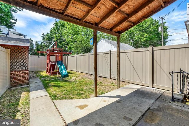 104 N SEWARD ST, York, PA 17404