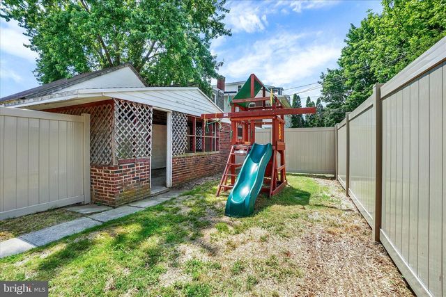104 N SEWARD ST, York, PA 17404