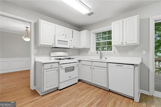 1255 Winthrope Chase Drive, Alpharetta, GA 30009