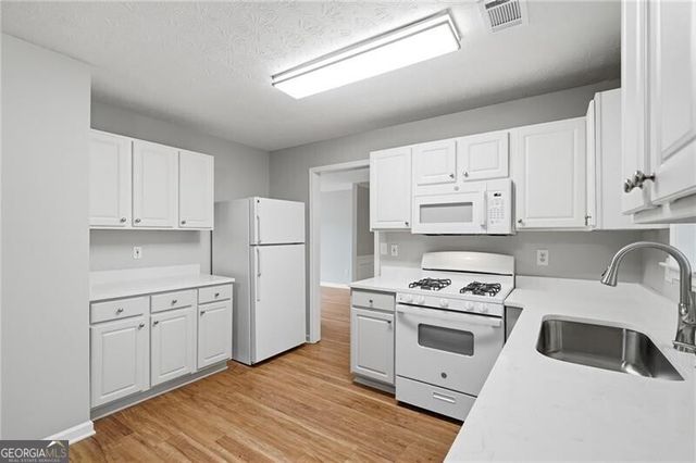 1255 Winthrope Chase Drive, Alpharetta, GA 30009