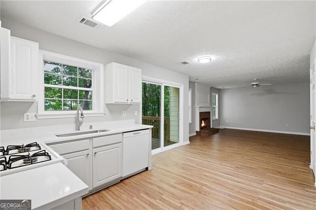 1255 Winthrope Chase Drive, Alpharetta, GA 30009