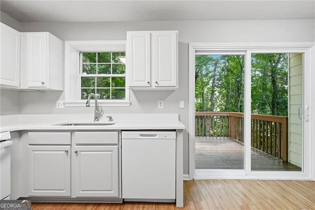1255 Winthrope Chase Drive, Alpharetta, GA 30009