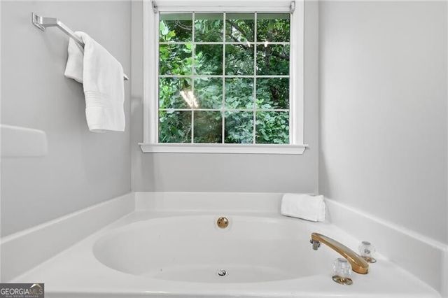1255 Winthrope Chase Drive, Alpharetta, GA 30009
