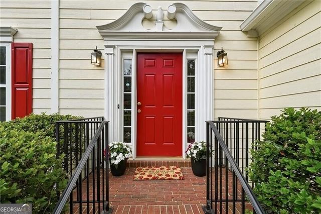 1255 Winthrope Chase Drive, Alpharetta, GA 30009
