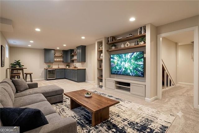 1255 Winthrope Chase Drive, Alpharetta, GA 30009