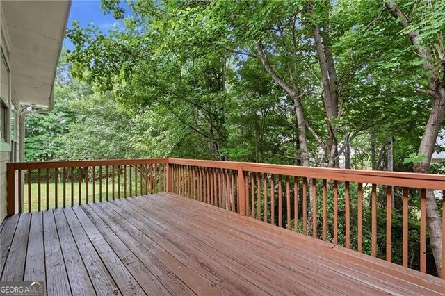 1255 Winthrope Chase Drive, Alpharetta, GA 30009