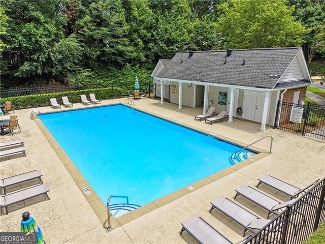 1255 Winthrope Chase Drive, Alpharetta, GA 30009