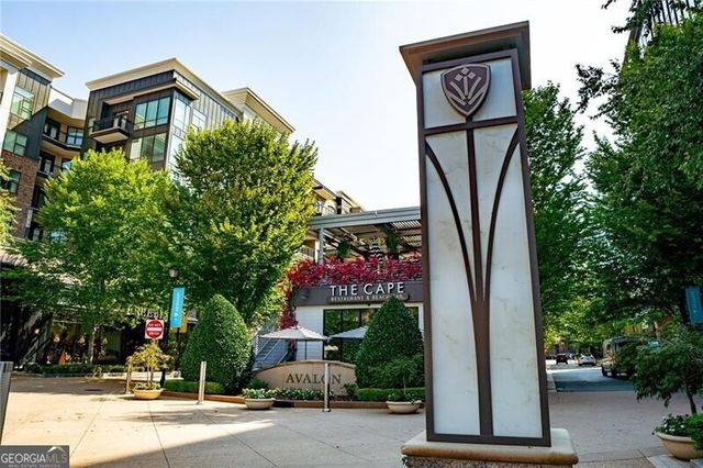 1255 Winthrope Chase Drive, Alpharetta, GA 30009