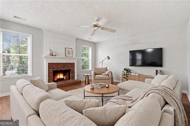 1255 Winthrope Chase Drive, Alpharetta, GA 30009