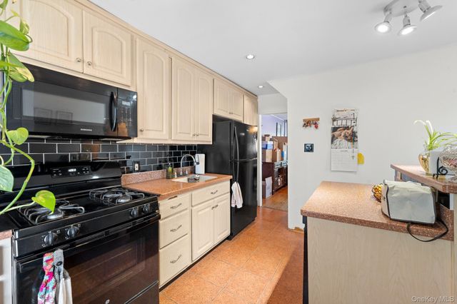 1511 E 51st Street, Brooklyn, NY 11234