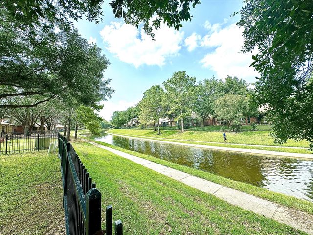 10214 E Summit Canyon Drive, Houston, TX 77095