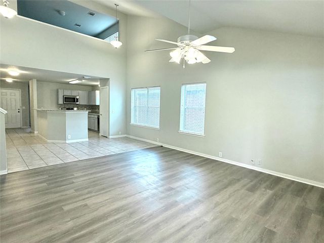 10214 E Summit Canyon Drive, Houston, TX 77095