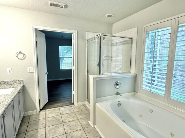 10214 E Summit Canyon Drive, Houston, TX 77095