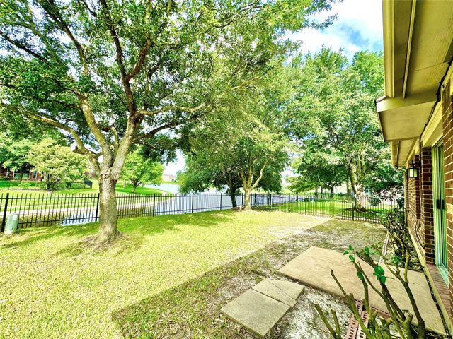 10214 E Summit Canyon Drive, Houston, TX 77095