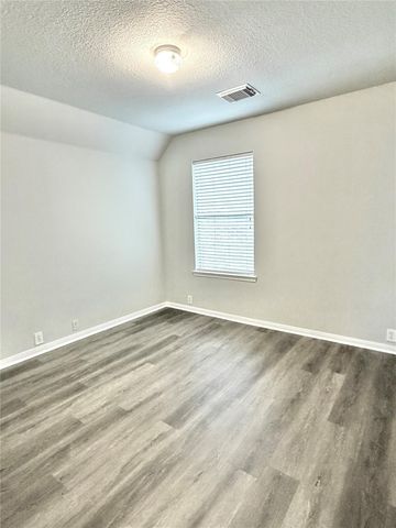 10214 E Summit Canyon Drive, Houston, TX 77095