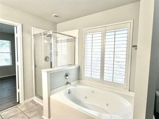 10214 E Summit Canyon Drive, Houston, TX 77095