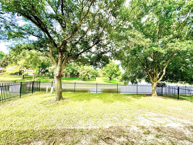 10214 E Summit Canyon Drive, Houston, TX 77095
