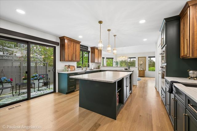 897 Longmeadow Court 1044, Lake Barrington, IL 60010