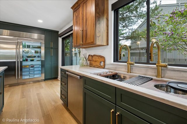 897 Longmeadow Court 1044, Lake Barrington, IL 60010