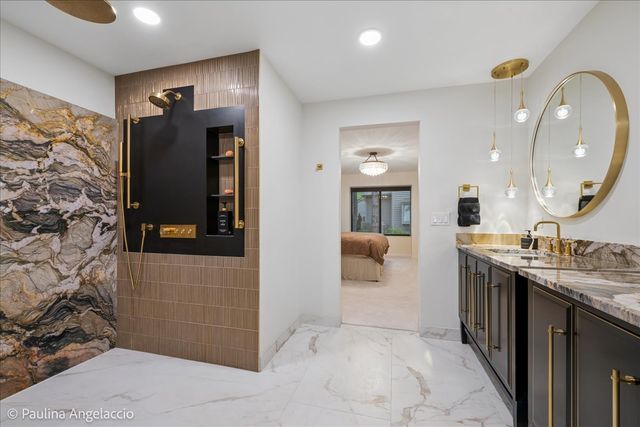 897 Longmeadow Court 1044, Lake Barrington, IL 60010
