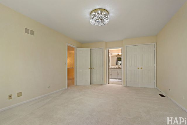 897 Longmeadow Court 1044, Lake Barrington, IL 60010