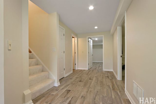 897 Longmeadow Court 1044, Lake Barrington, IL 60010