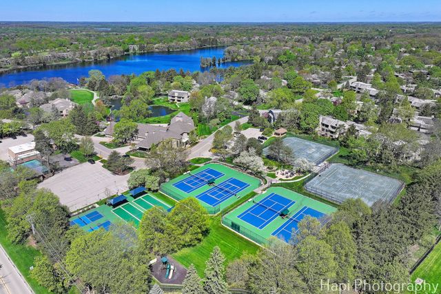 897 Longmeadow Court 1044, Lake Barrington, IL 60010