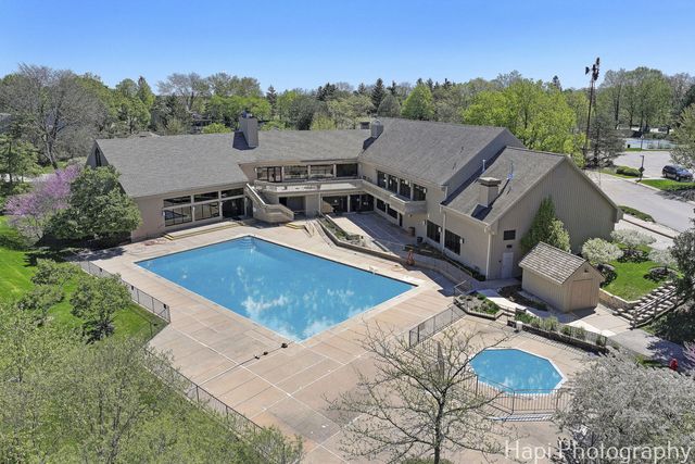 897 Longmeadow Court 1044, Lake Barrington, IL 60010