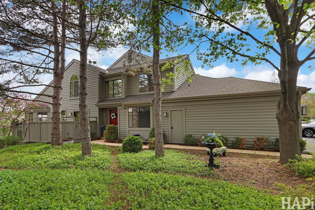 897 Longmeadow Court 1044, Lake Barrington, IL 60010