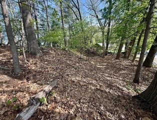 51 Lake Shore Rd, Natick, MA 01760
