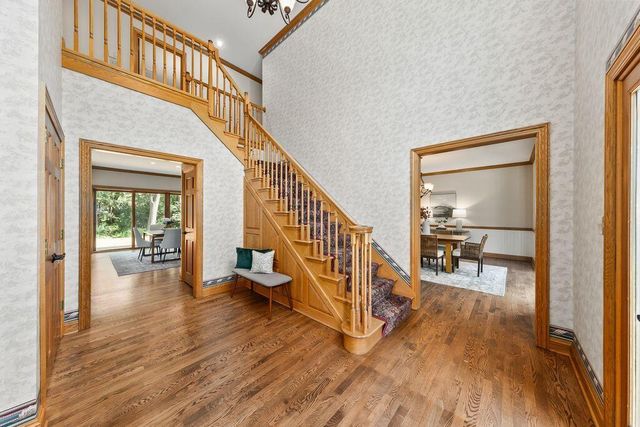 16570 W North AVENUE, Brookfield, WI 53005