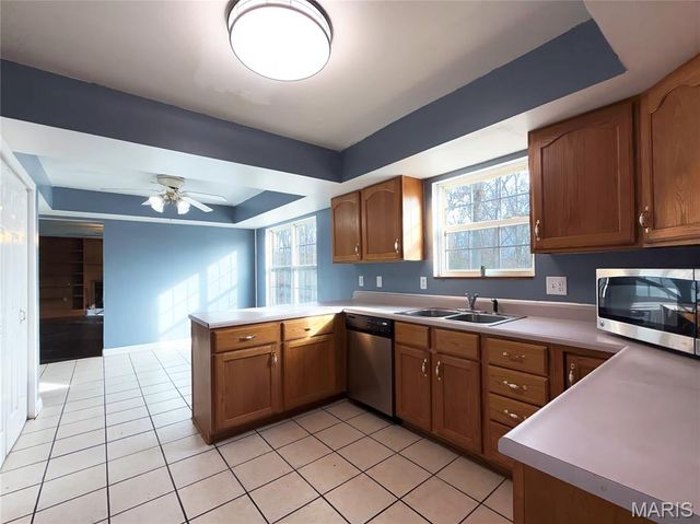 1195 Ridge Top Drive, Farmington, MO 63640