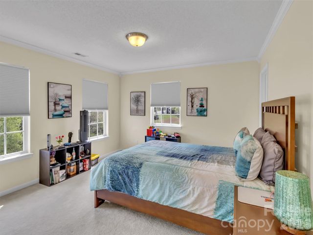 237 Midway Crossing, Clyde, NC 28721