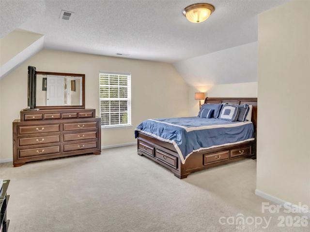 237 Midway Crossing, Clyde, NC 28721