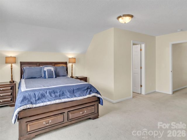 237 Midway Crossing, Clyde, NC 28721